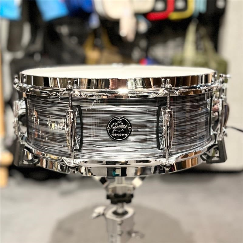 RN2-0514S-SOP_[RENOWN_Series_Snare_Drum_14_x_5___Silver_Oyster_Pearl]_[In-Store_Display_Special_Price]_01