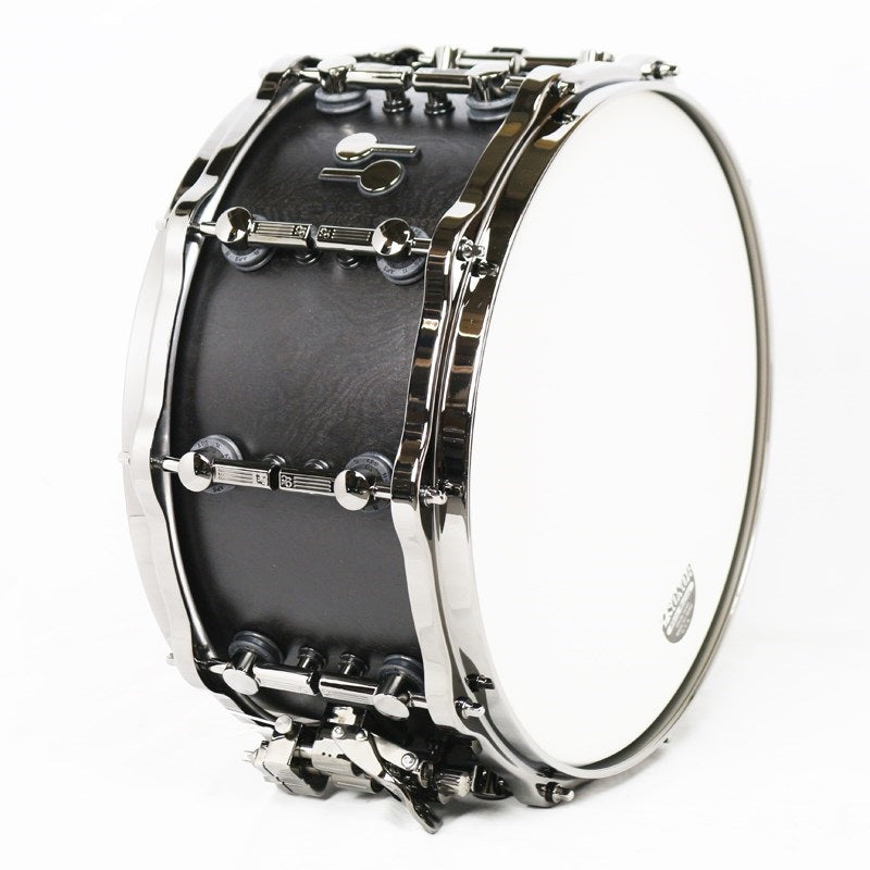 SQ2_14x7_Beech_Medium_Snare_Drum_-_Semi_Gloss_Dark_Roots___Black_Parts_03