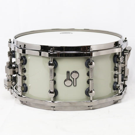 SQ2_14x7_Birch_Medium_Snare_Drum_-_Concrete_gray_(RAL_7023)___Black_Parts_01