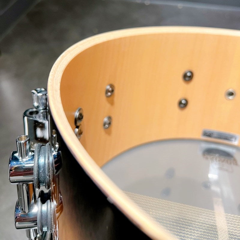 SQ2_System_Snare_Drum_-_Beech_13x6_5_-_Purple_Burst_Finish_with_African_Marble_(Special_Order)_06