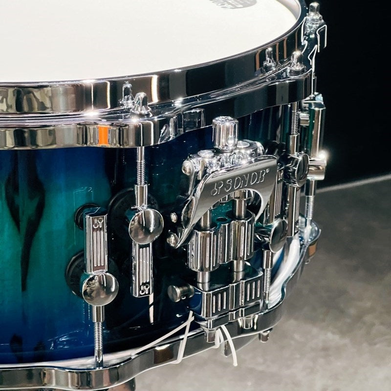 SQ2_System_Snare_Drum_-_Beech_Vintage_14x6_5_-_Green_Lacquer_over_Blue_Burst_Finish_with_African_Marble_(Special_Order)_02