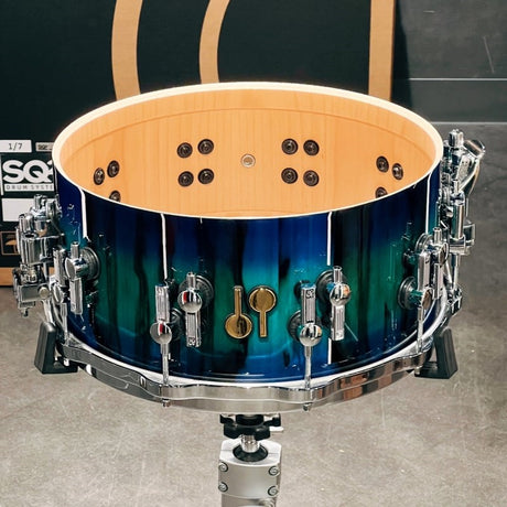 SQ2_System_Snare_Drum_-_Beech_Vintage_14x6_5_-_Green_Lacquer_over_Blue_Burst_Finish_with_African_Marble_(Special_Order)_04