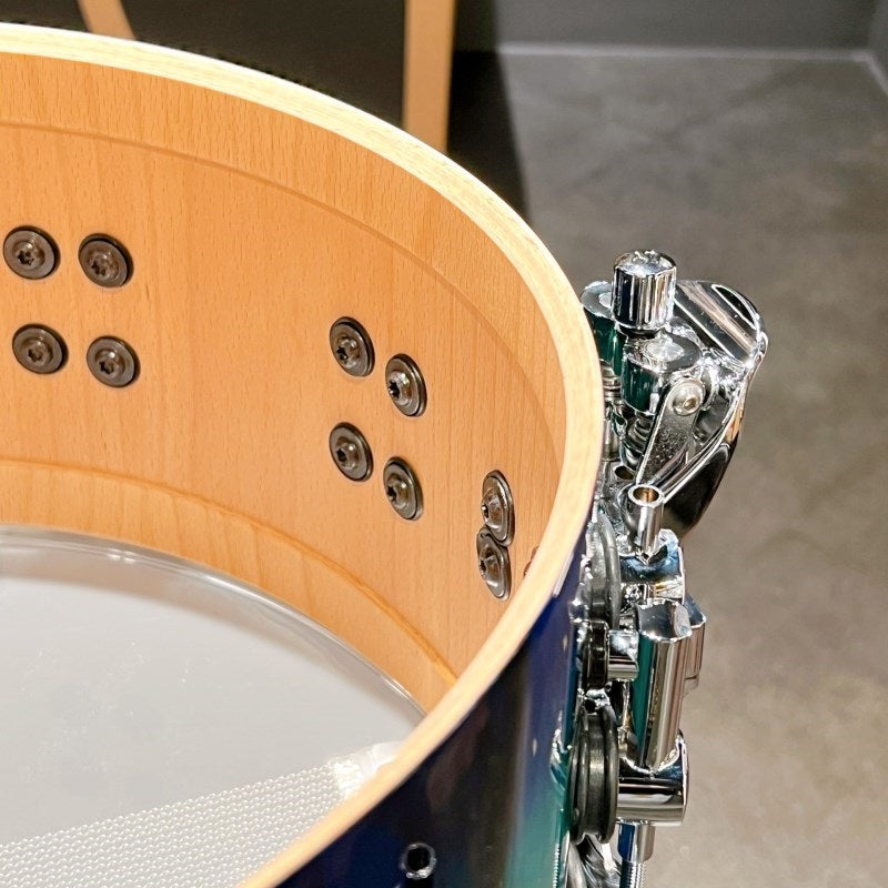 SQ2_System_Snare_Drum_-_Beech_Vintage_14x6_5_-_Green_Lacquer_over_Blue_Burst_Finish_with_African_Marble_(Special_Order)_05