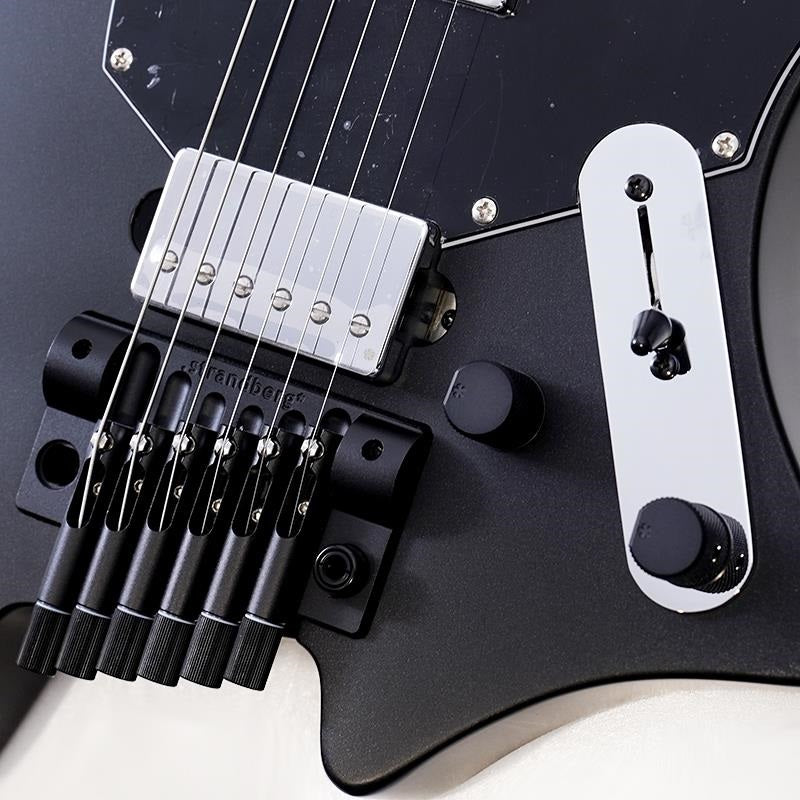 Salen_Classic_NX_6_Tremolo_Black_05