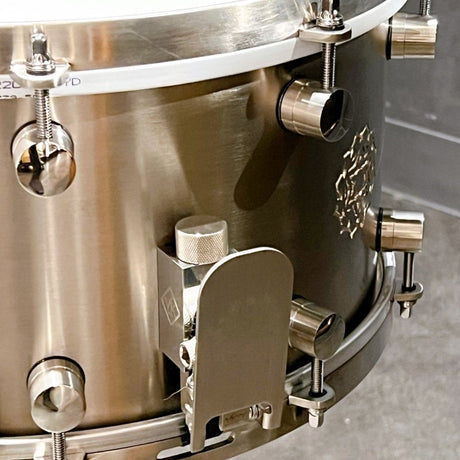 Seven_Chakra_14×7_Snare_[Made_in_England]_02