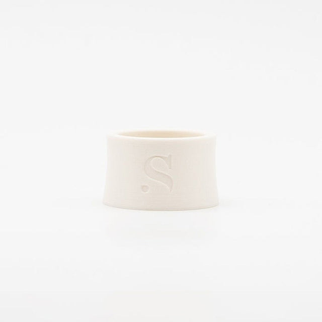 Soprano_Saxophone_Rubber_Ligature，_SIOS，_Arctic_White_01