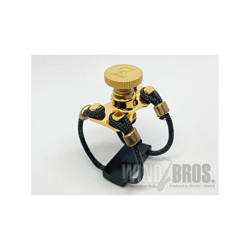 [Special_Order_Item]_Alto_Saxophone_Ligature_(Zac_Ligature)_Brass_24KGP_Ebony_[ZL3216]_01