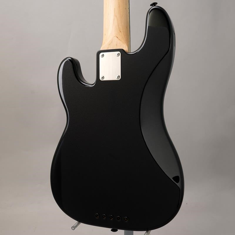 Standard_Series_Beta_PJ5_XL_(Black_Metallic_Block)_03