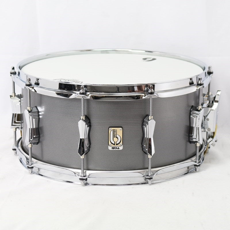 TALISMAN_SNARE_14×6_5_[TAL-14-65-SN]_[Nicko_McBrain_signature]_01