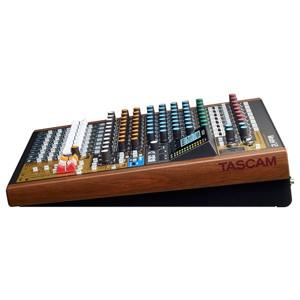Tascam_Model_12_(12-track_recording_mixer_USB_audio_interface)_05