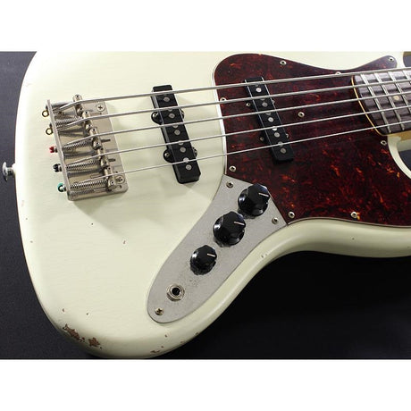 Trad_Master_Series_Beta_J5_(Vintage_White_Light_Aged)_04