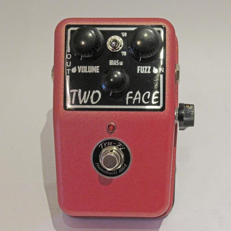 Two_Face_Custom_Red_01