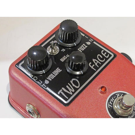 Two_Face_Custom_Red_02