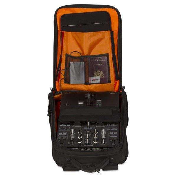 U9108BL_OR_Ultimate_Slim_Backpack，_Black_Orange_(Compatible_with_DDJ-FLX2_and_MPC_LIVE_II)_(UDG)_03