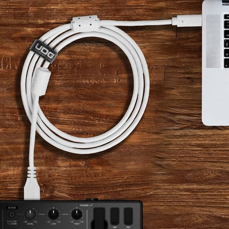 U98001WH_Ultimate_USB_Cable_3_0_CA_White_Straight_1_5m_07