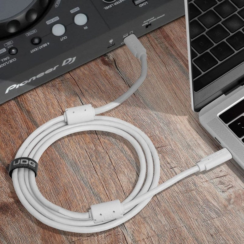 U99001WH_Ultimate_USB_Cable_3_2_CC_White_Straight_1_5m_06