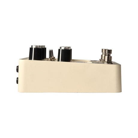 UAFX_Astra_Modulation_Machine_(Universal_Audio)_modulation_05