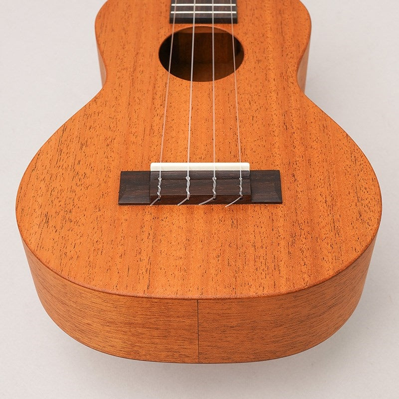 UC-M1_(Japanese-made_concert_ukulele)_by_K_Yairi_09