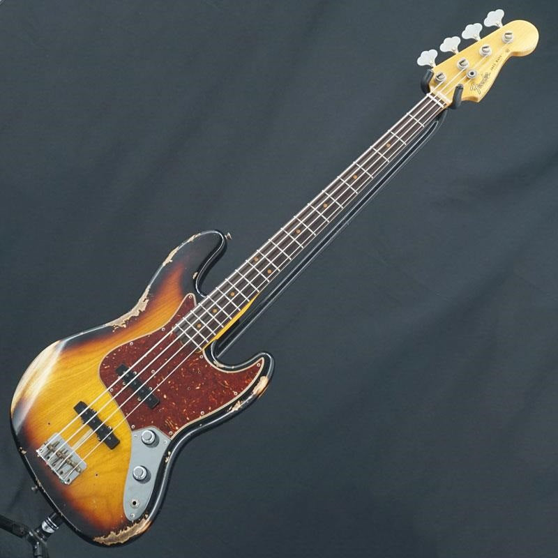 USED_1961_Jazz_Bass_Heavy_Relic_(Super_Faded_Aged_Bleached_3-Color_Sunburst)_03