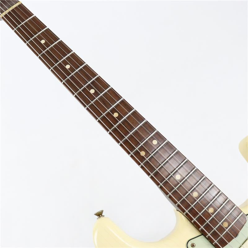 USED_1963_Stratocaster_Journeyman_Relic_Rosewood_Neck_2023_(Aged_Vintage_White)_[SN_R132954]_07