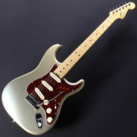 USED_American_Elite_Stratocaster_(Champagne_Maple)_02