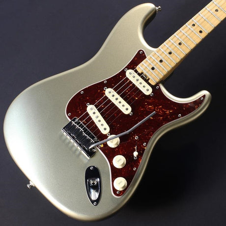 USED_American_Elite_Stratocaster_(Champagne_Maple)_03