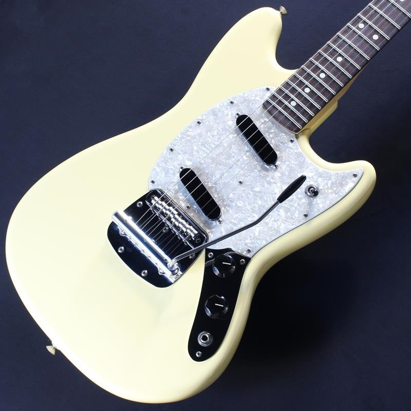 USED_American_Performer_Mustang_(Vintage_White_Rosewood)_03