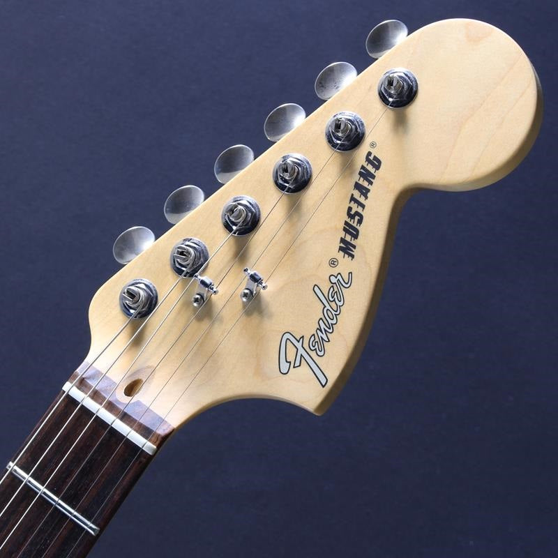 USED_American_Performer_Mustang_(Vintage_White_Rosewood)_05