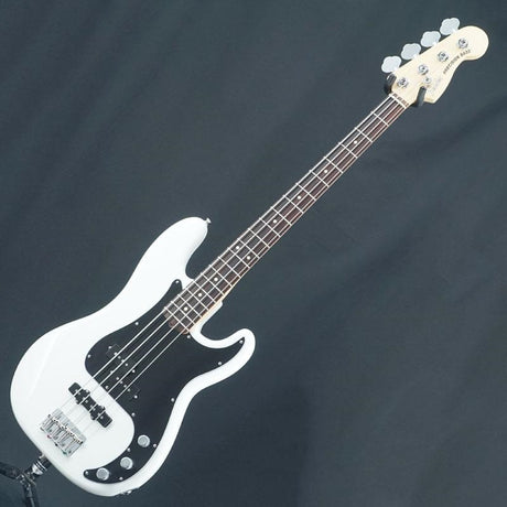USED_American_Performer_Precision_Bass_(Arctic_White_Rosewood)_03
