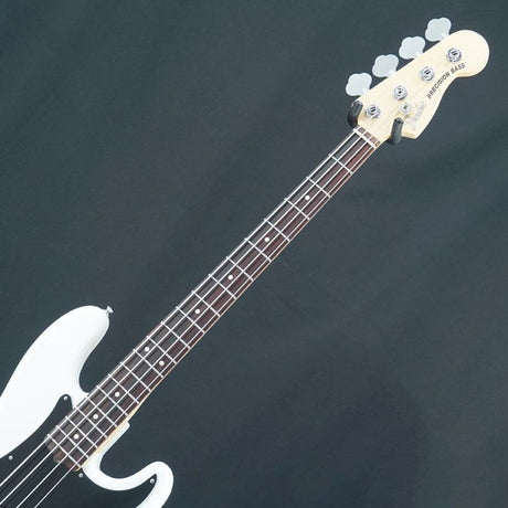 USED_American_Performer_Precision_Bass_(Arctic_White_Rosewood)_05