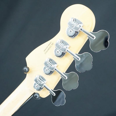 USED_American_Performer_Precision_Bass_(Satin_Lake_Placid_Blue)_08