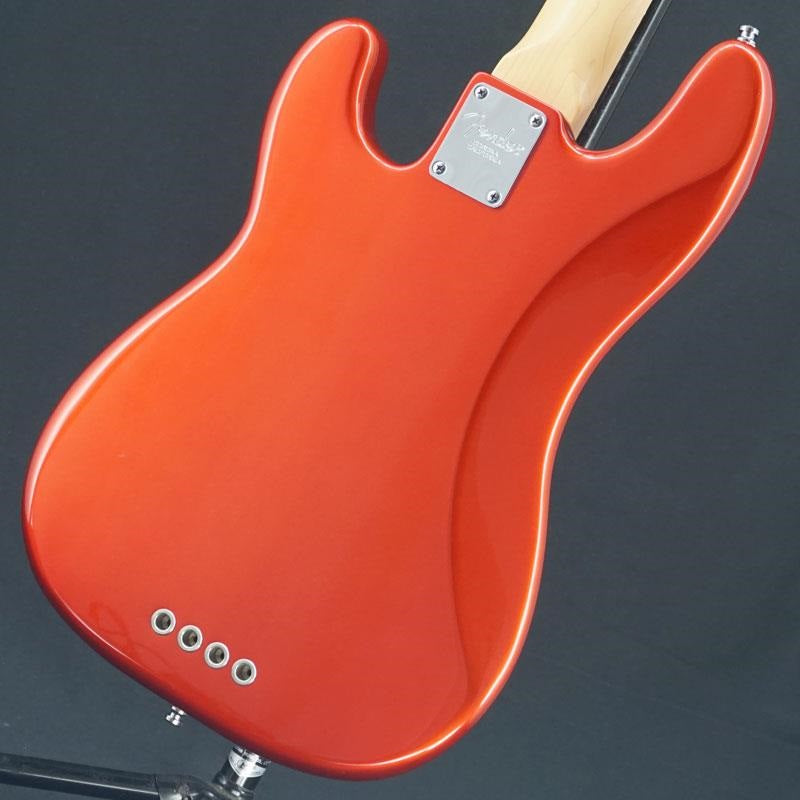USED_American_Precision_Bass_(Chrome_Red)_02