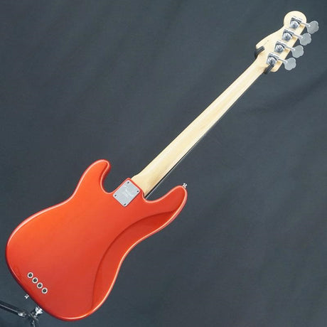 USED_American_Precision_Bass_(Chrome_Red)_04