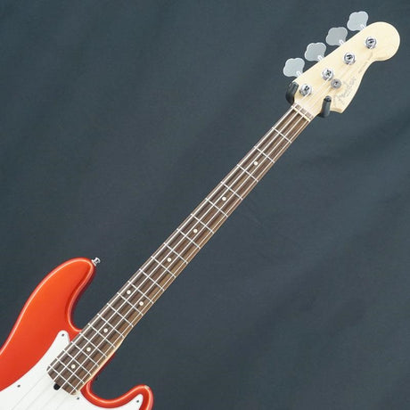 USED_American_Precision_Bass_(Chrome_Red)_05