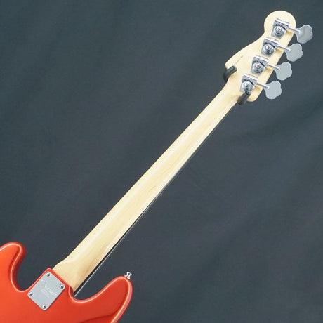 USED_American_Precision_Bass_(Chrome_Red)_06