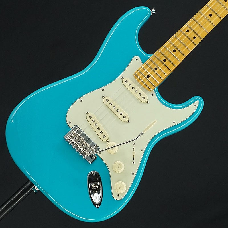 USED_American_Professional_II_Stratocaster_(Miami_Blue_Maple)_[SN_US2024050228]_01