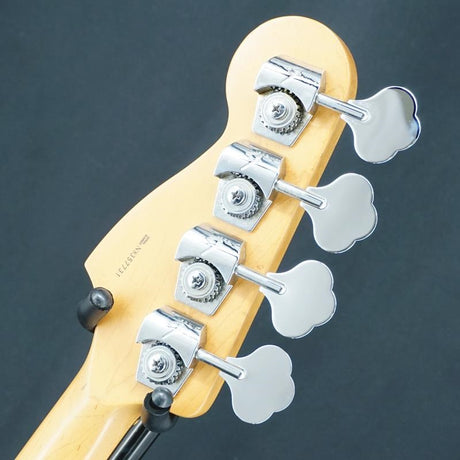 USED_American_Standard_Precision_Bass_(3CS)_'98_08