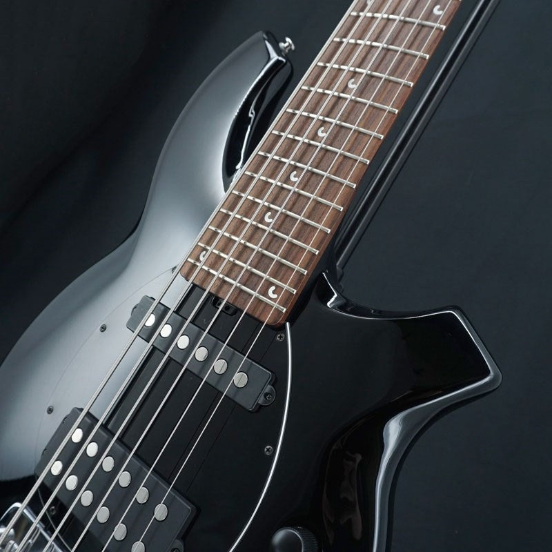 USED_Bongo_6_HS_(Black)_'16_09