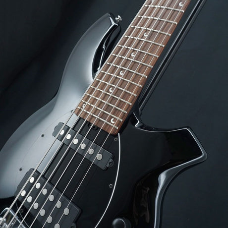 USED_Bongo_6_HS_(Black)_'16_09