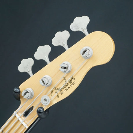 USED_Cabronita_Precision_Bass_(Candy_Apple_Red)_07