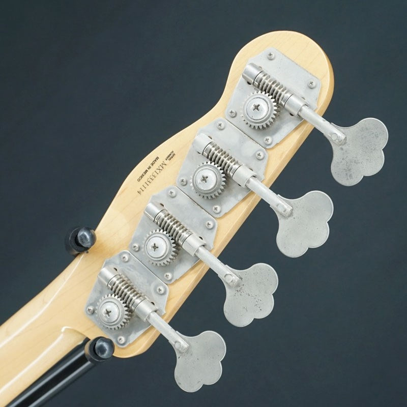 USED_Cabronita_Precision_Bass_(Candy_Apple_Red)_08