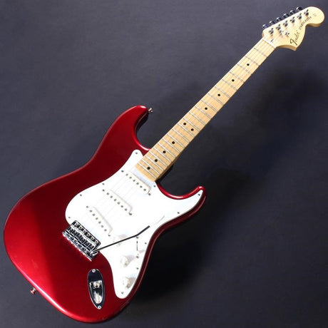 USED_Classic_70s_Stratocaster_(Old_Candy_Apple_Red_Maple)_02
