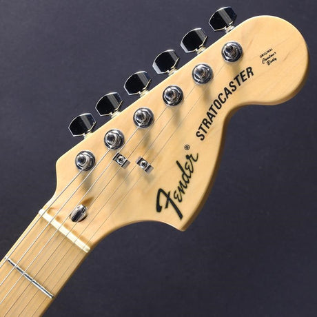 USED_Classic_70s_Stratocaster_(Old_Candy_Apple_Red_Maple)_05