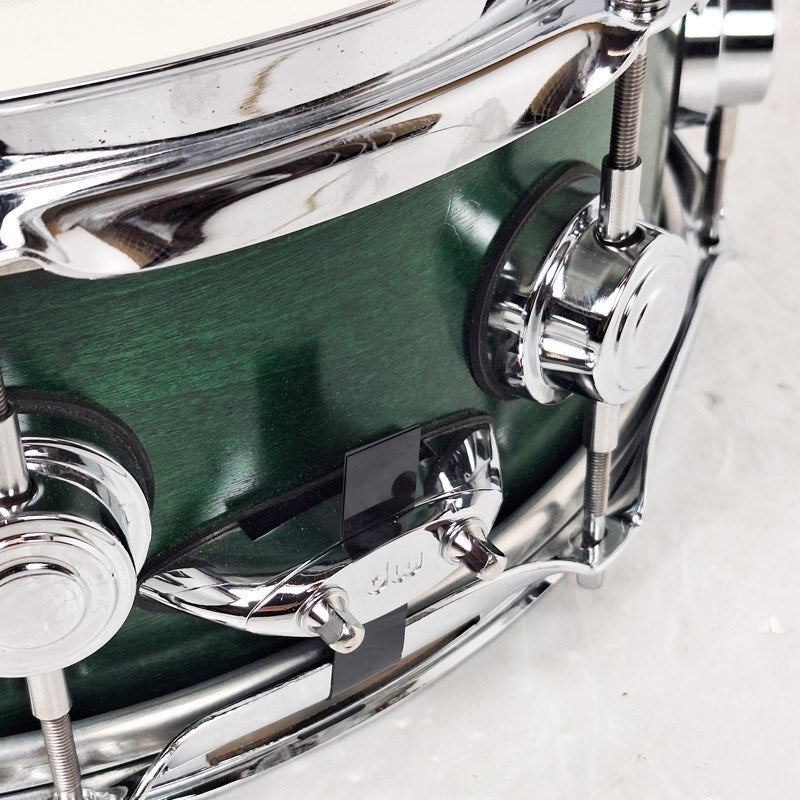 USED_Collector's_Maple_14x5_Snare_Drum_-Emerald_Satin_Oil-_07