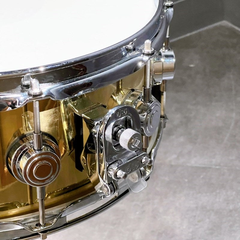 USED_Collector's_Metal_Snare___Bell_Brass_14×5_5_[DRVN5514SPC]_02