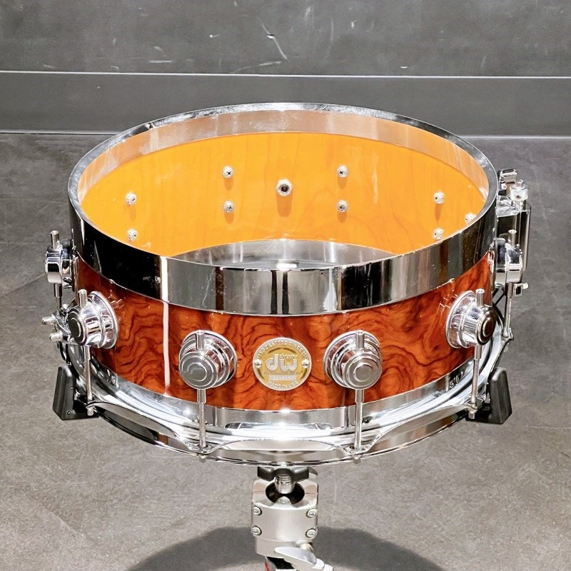 USED_Collectors_Speciality_EDGE_14×6_Snare_Drum_[Exotic_Waterfall_Bubinga]_04