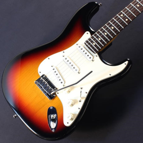 USED_Custom_Classic_Stratocaster_(3-Tone_Sunburst_Rosewood)_03