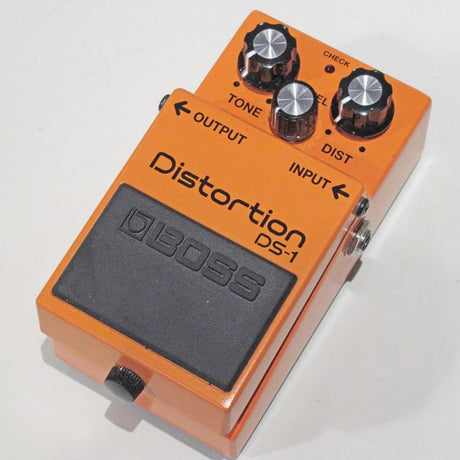 USED_DS-1_(Distortion)_01