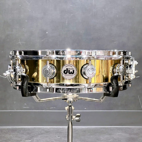 USED_DW-BR7_1404SD_BRASS_C_S_[Collector's_Metal_Snare___Bell_Brass_14×4]_01