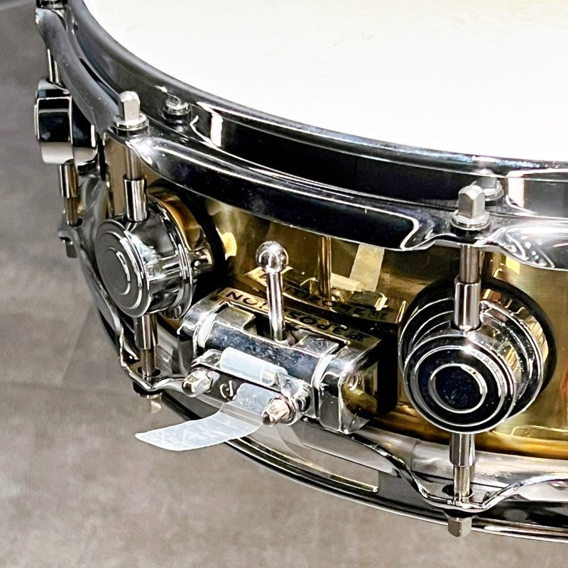USED_DW-BR7_1404SD_BRASS_C_S_[Collector's_Metal_Snare___Bell_Brass_14×4]_03